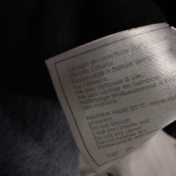 CHANEL V-NECK CARDIGAN WITH CC LOGO BUTTON CLOSURE - Picture 7 of 7